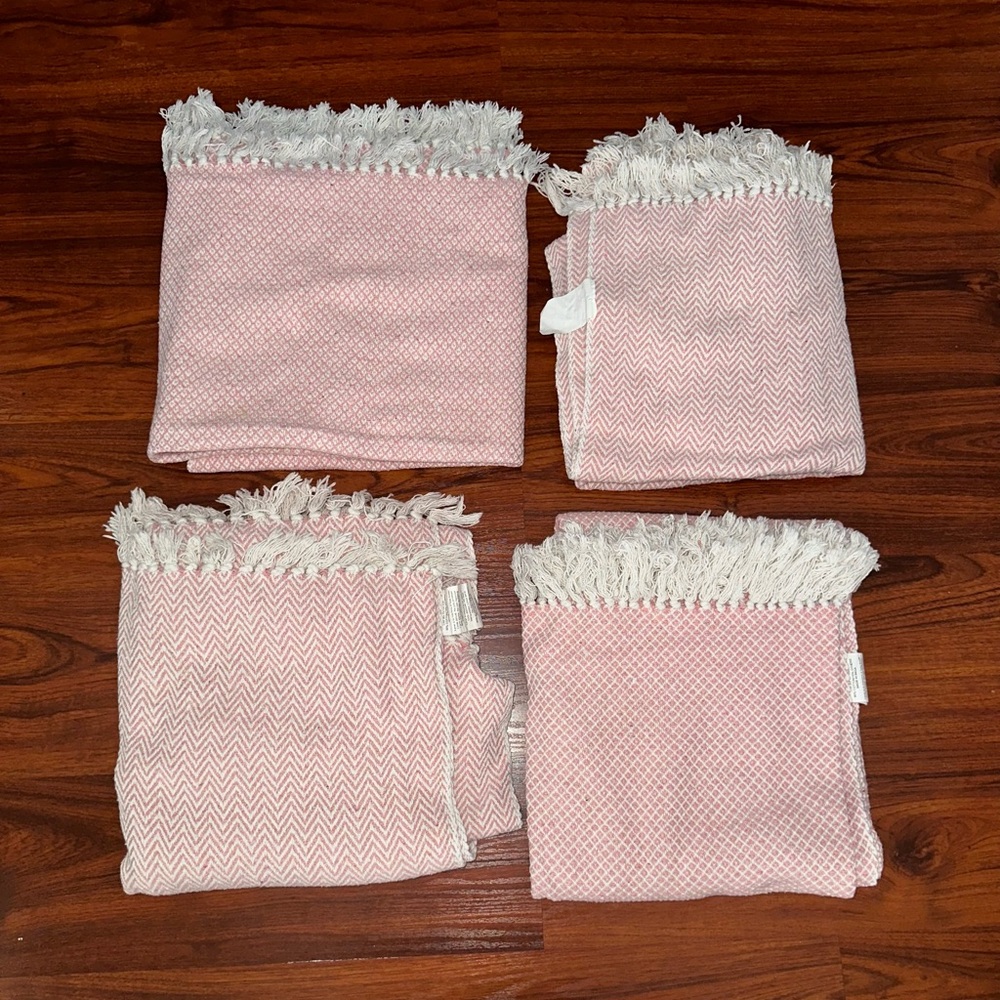 Pink Cotton Woven Design Fringe Area Rug 4x5 Indoor/Outdoor Rugs, Picnic - Picture 5 of 6